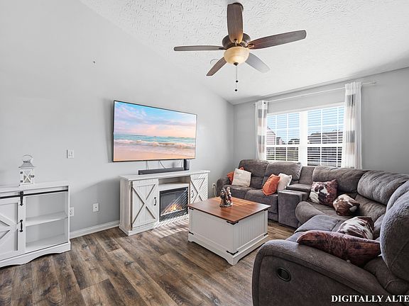 4th image of 452 Eagle Creek Dr