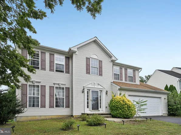 1 Dalton Dr, Newark, DE 19702