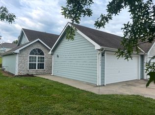 2050 Copper Creek Ct, Tonganoxie, KS 66086