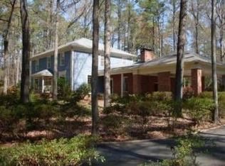 5422 Woodview Dr, Fayetteville, NC 28314