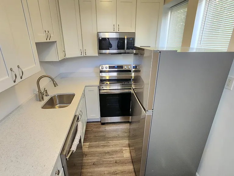 2015 Jefferson St — Photo 2