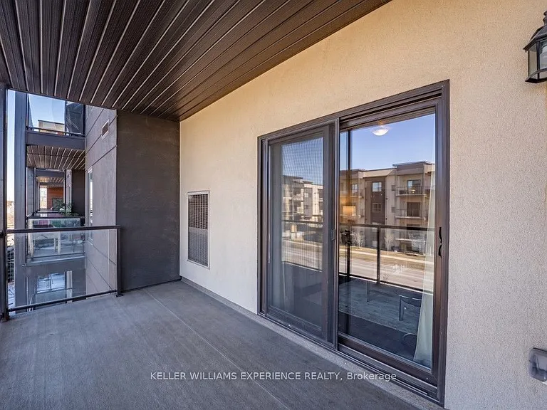 720 Yonge St #307 — Photo 15