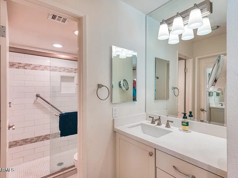 5221 N 24th St #102 — Photo 12