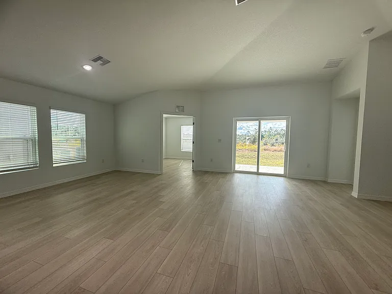 5465 San Pietro Dr — Photo 8