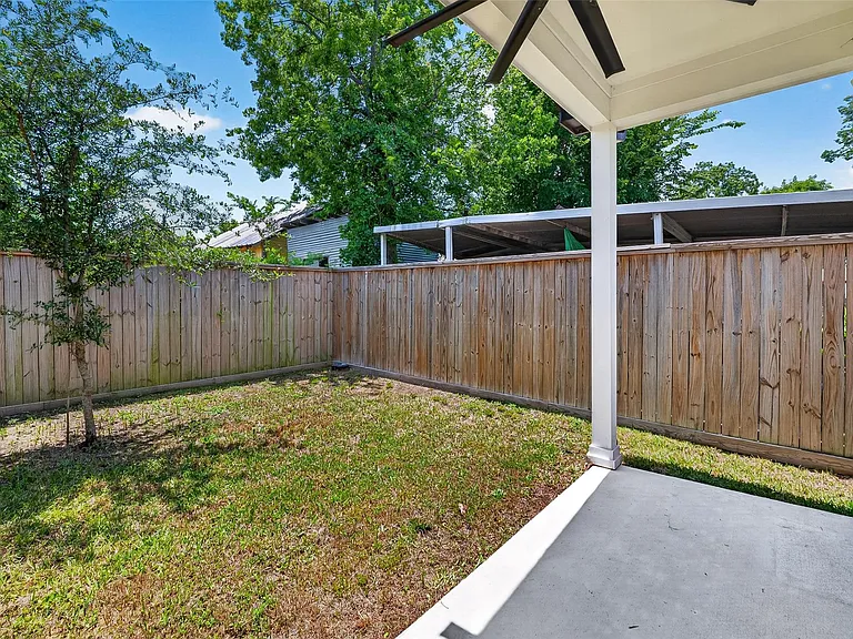 7314 Avenue L — Photo 29