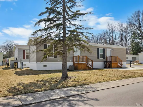 219 W Fern, Canton, MI 48187