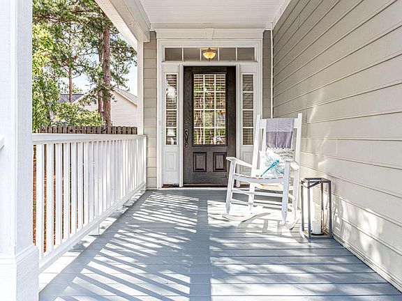 4th image of 310 S Surry Circle