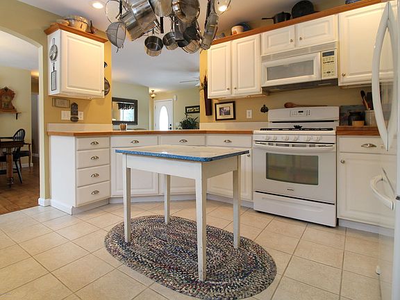 4th image of 5897 Lyman Dr