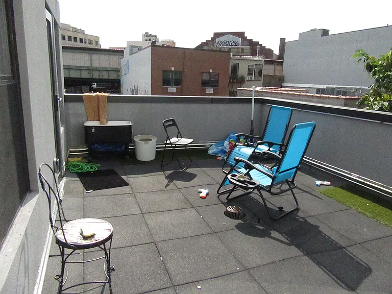 1087 Gates Ave #1B — Photo 15