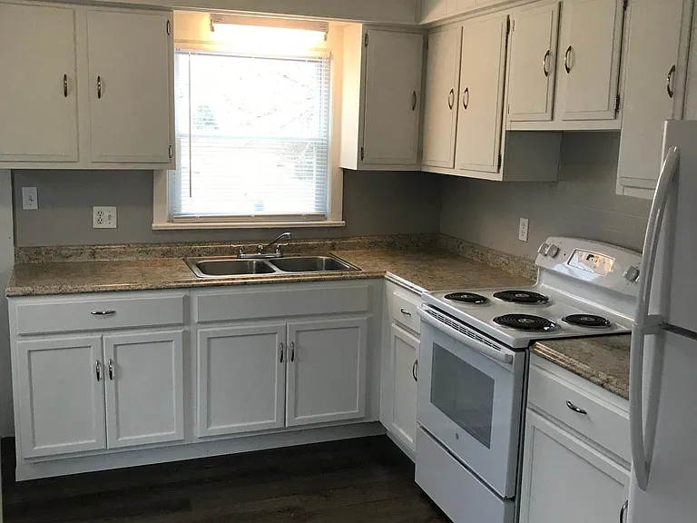 2045 Bittle Rd — Photo 5
