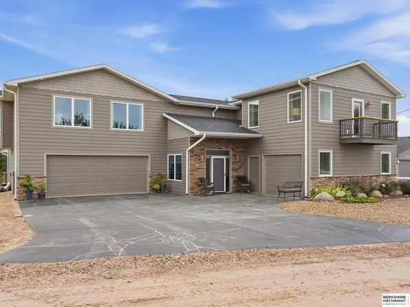 S1152 Platte Shore Dr, Fremont, NE 68025