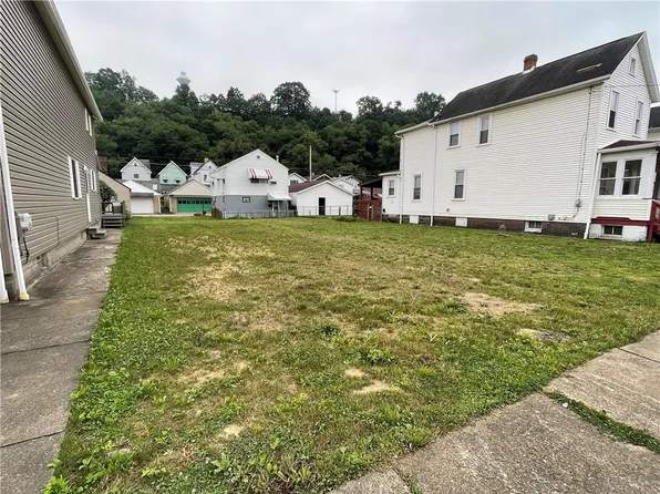 616 5th Ave, Ford City, PA 16226