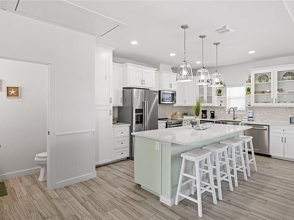 4th image of 3087 11th St #601