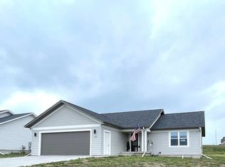 1510 Lincoln Pl SE, Orange City, IA 51041