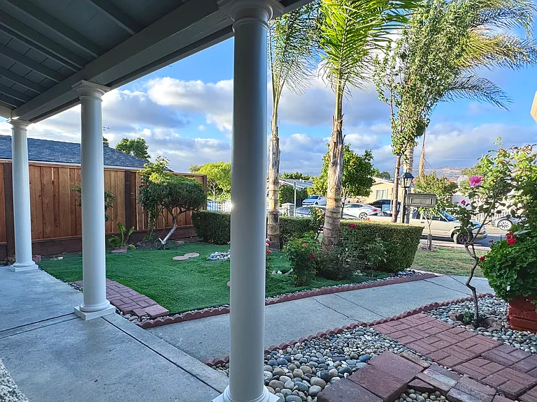 2071 Orlando Dr — Photo 2