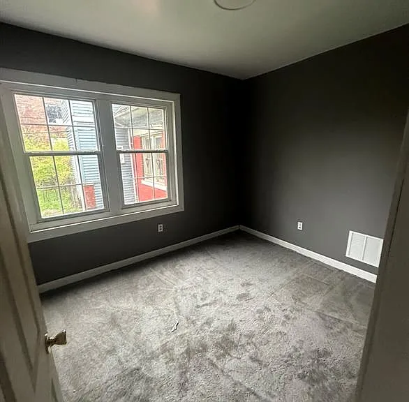 3220 Gladstone St — Photo 7