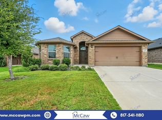 516 Foxhunter St, Fort Worth, TX 76131
