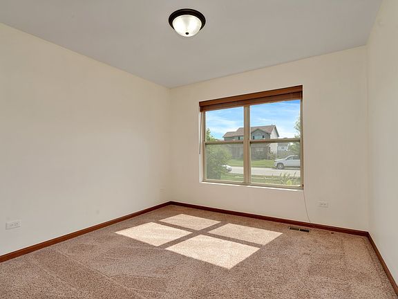 5th image of 360 S Enrietta Dr