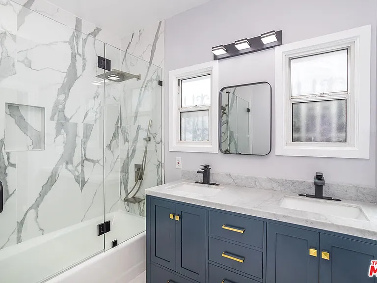 152 S Wetherly Dr — Photo 3