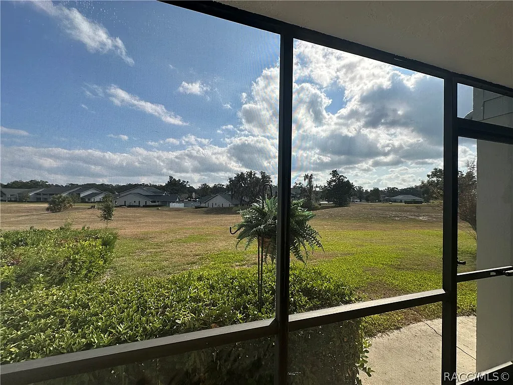 2 bed, 1000 sqft, $2,000 — Photo 3