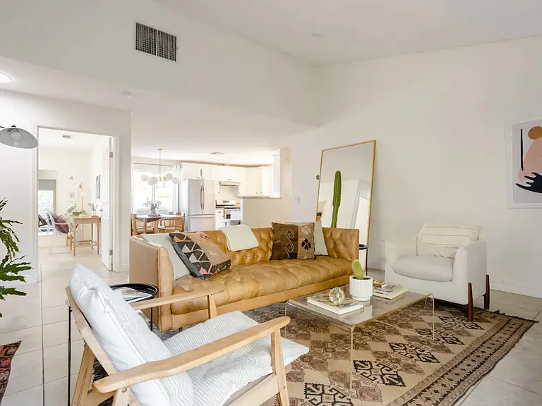 2112 N Cardillo Ave — Photo 39