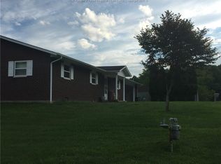 35 Beech Ln, Madison, WV