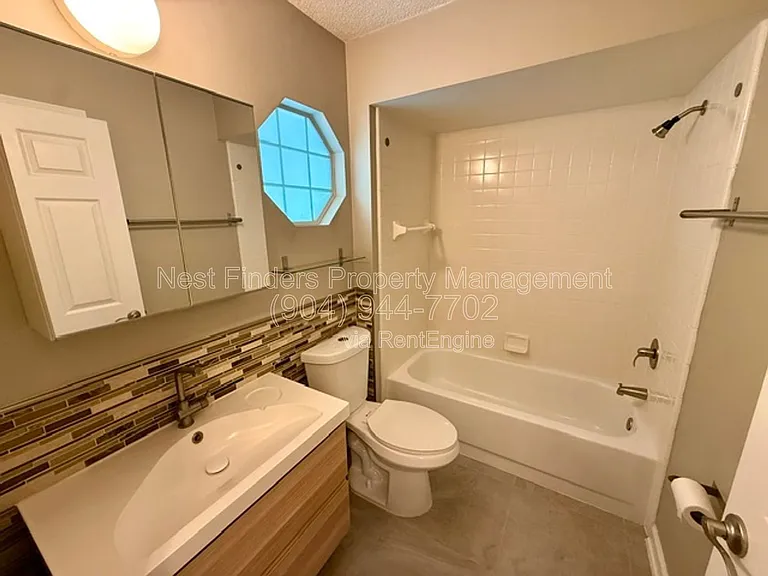 1695 Evans Dr S — Photo 23
