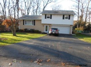 328 Blue Ridge Dr, York, PA 17402