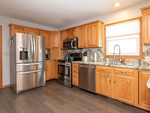 4th image of 1337 E Crooked Lake Dr