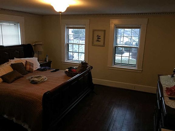 4th image of 35 Souhegan St #2