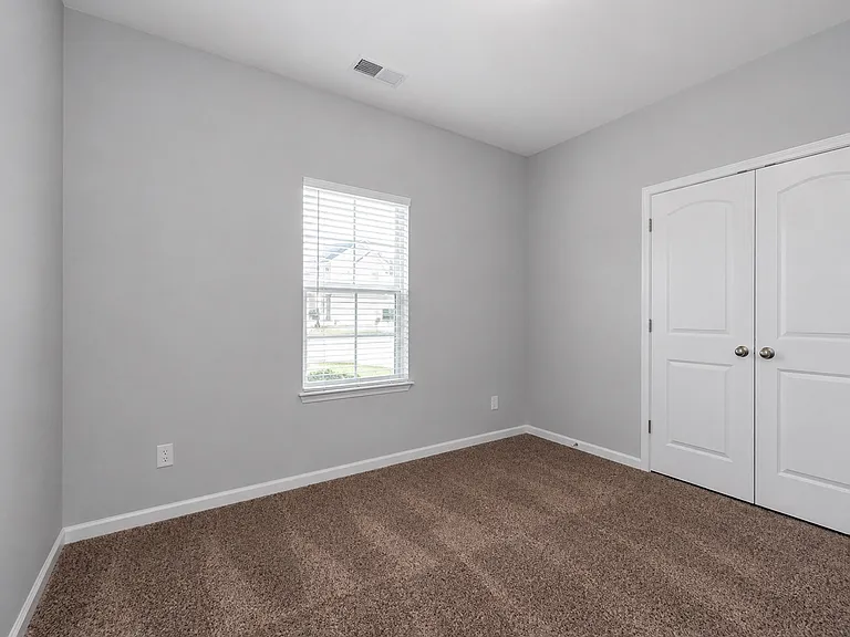 1015 Albany Park Dr — Photo 25