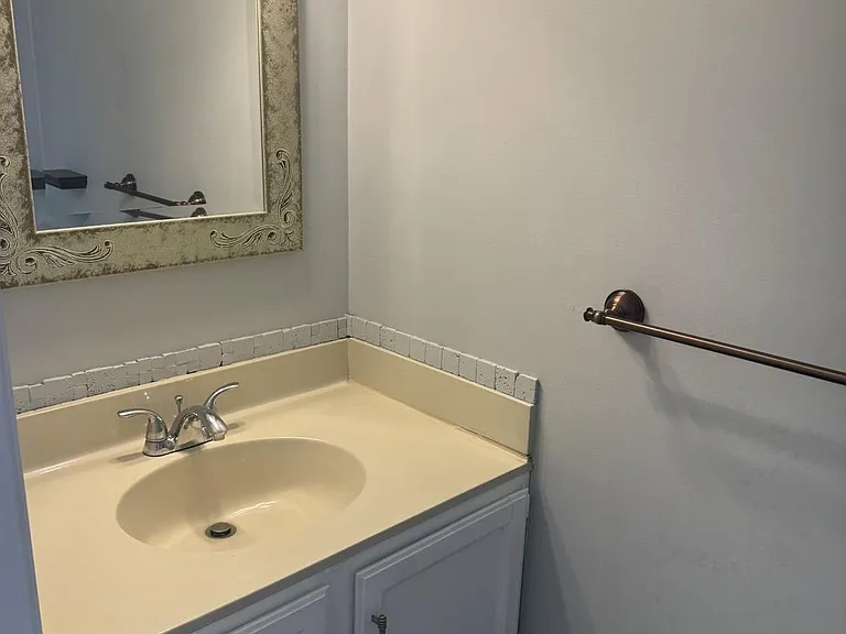 32 Alderman Ct — Photo 12