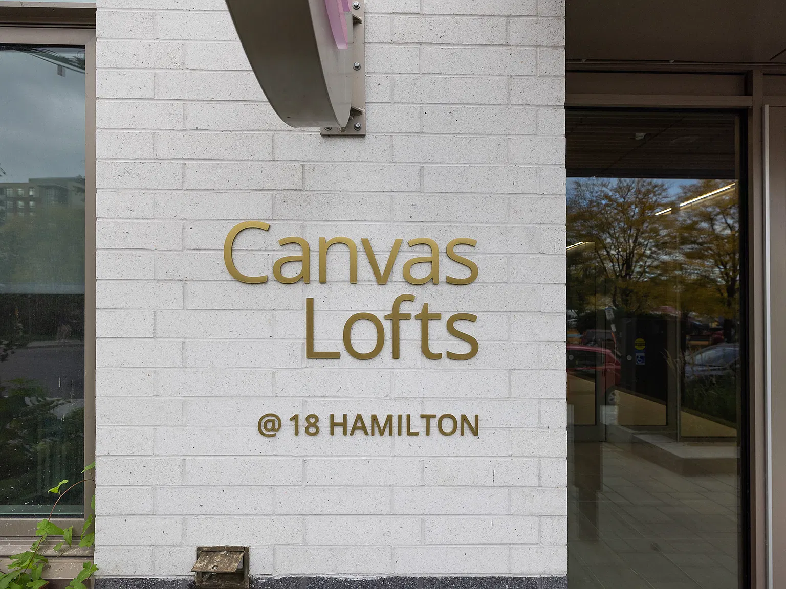 Canvas Lofts - 2 Bed, 2 Bath w/ Balcony — Photo 4