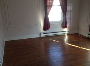 28 W Main St APT 1, Mystic, CT 06355