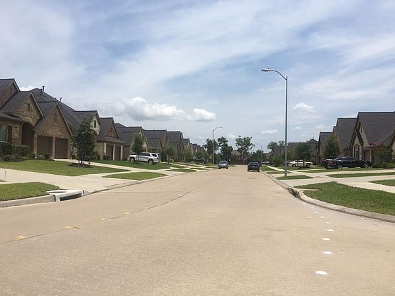 4th image of 1810 Majestic Falls Ln
