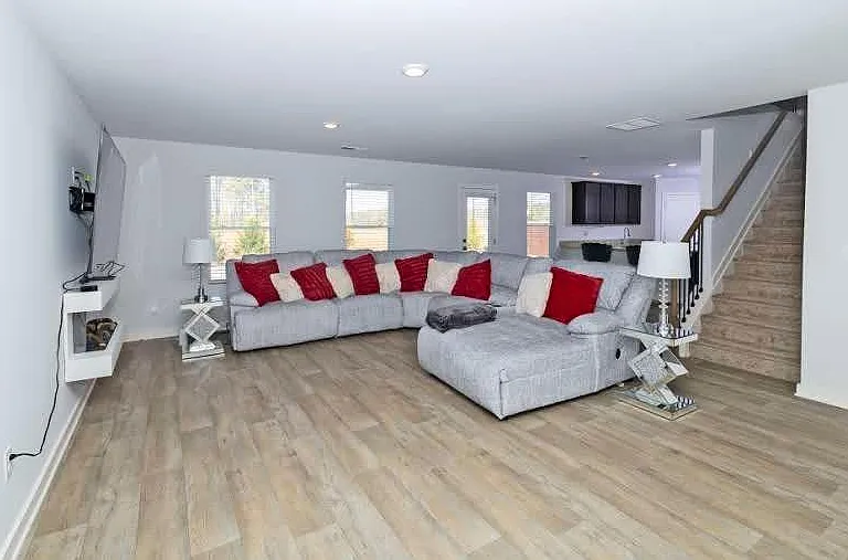 244 Overlook Rd — Photo 3