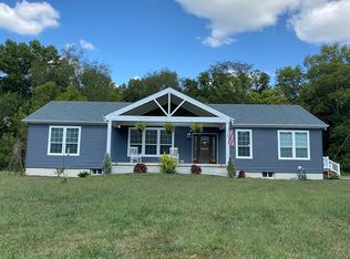 10660 E Savanna Rd, Mount Vernon, IL 62864