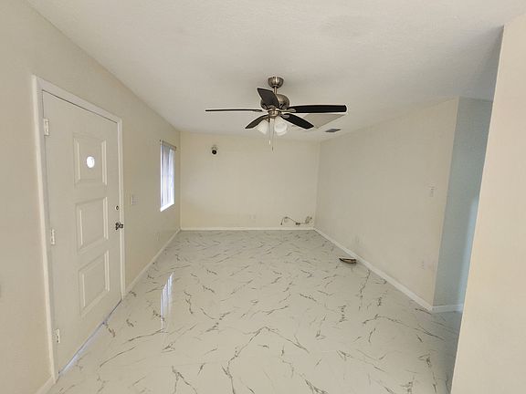 3rd image of 6823 Oakdale Dr