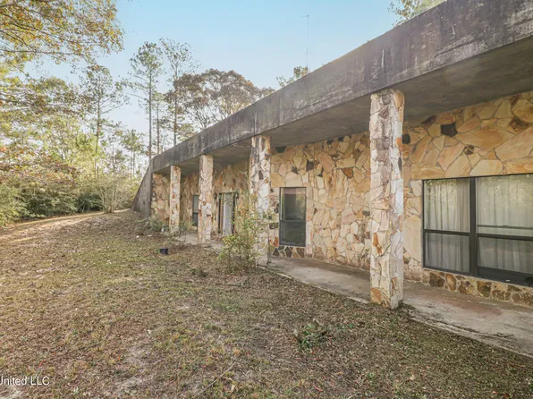 65 Gartman Rd, Perkinston, MS 39573