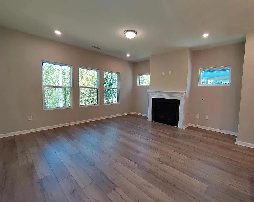 5 bed, 3.5 bath, 3067 sqft, $2,950 — Photo 4
