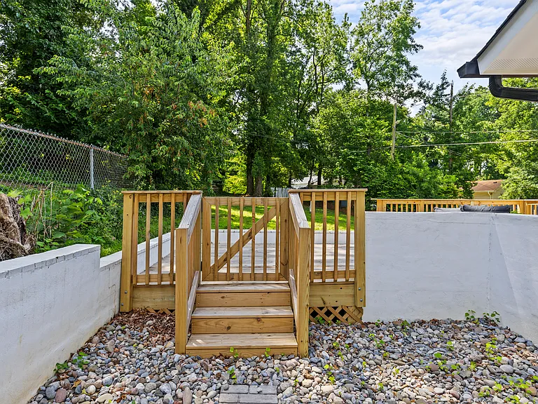 1329 Plumstead Rd — Photo 60