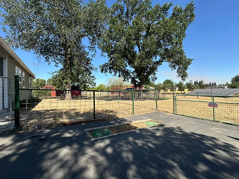 2400 Central Ave — Photo 14