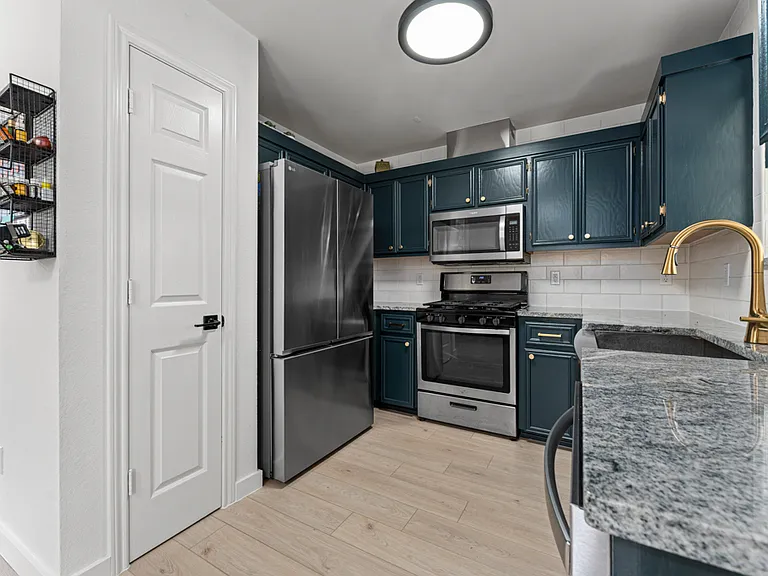 1409 Lantern Light Dr — Photo 7