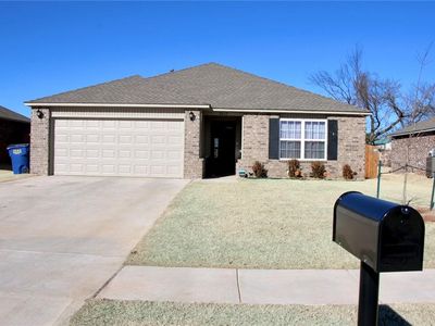 2013 W Hunter Springs Way, Mustang, OK, 73064