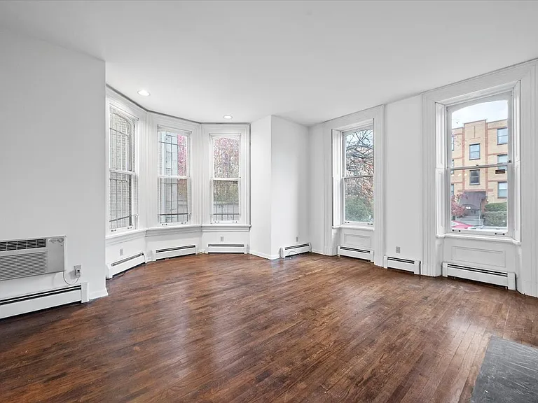 260 Shady Ave #12 — Photo 8