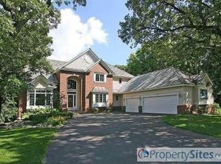 10511 E Riverview Dr, Eden Prairie, MN 55347