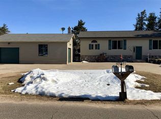 104 Ridgewood Dr, Marquette, MI 49855