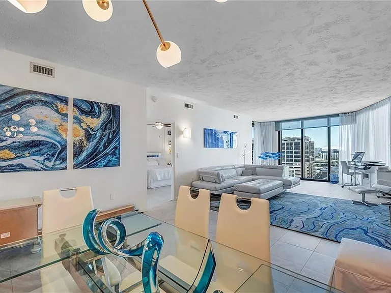 1 Beach Dr SE #1309 — Photo 3