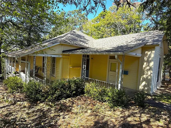 44 Ridgeway Ave, Eureka Springs, AR 72632