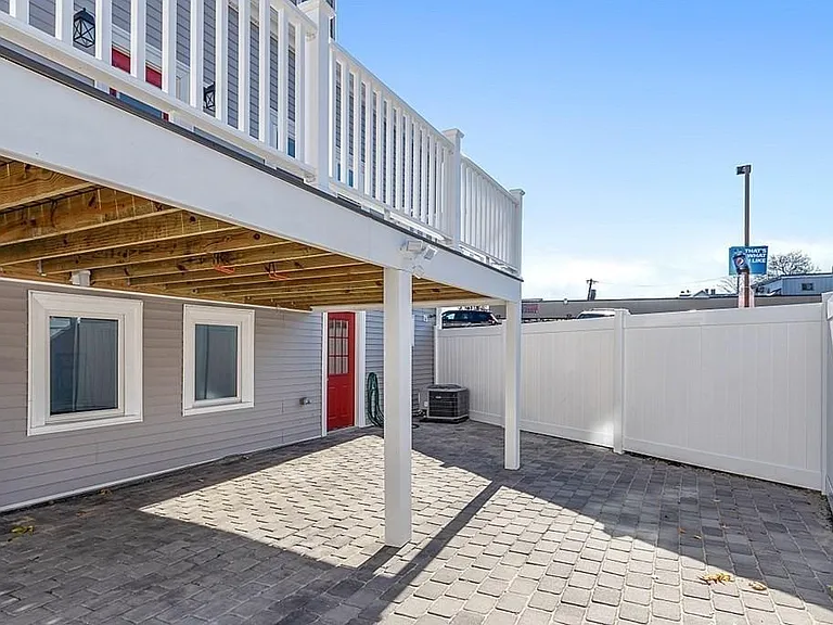 520 Main St — Photo 10